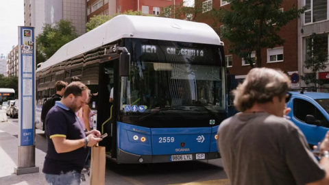 La EMT habilita dos servicios especiales de autobús entre Cuatro Caminos y Legazpi