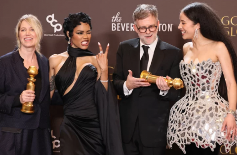 'Una batalla tras otra' y 'Adolescencia' triunfan en los Globos de Oro