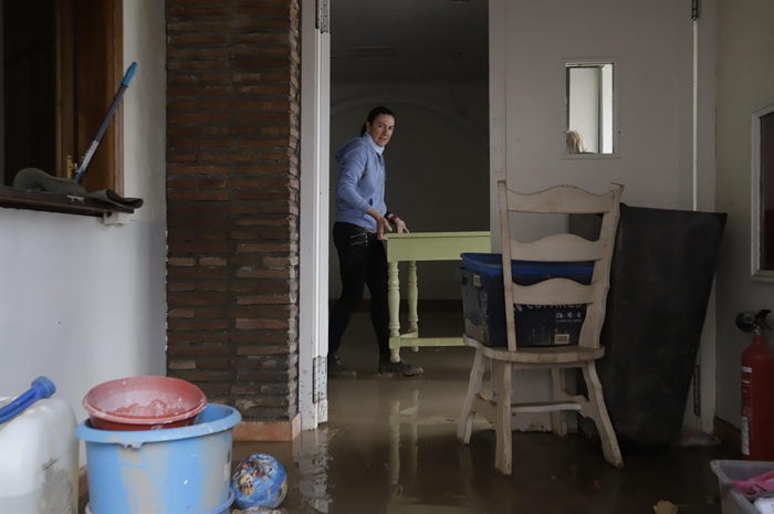 M&aacute;s de 8.000 vecinos vuelven a sus casas tras las inundaciones