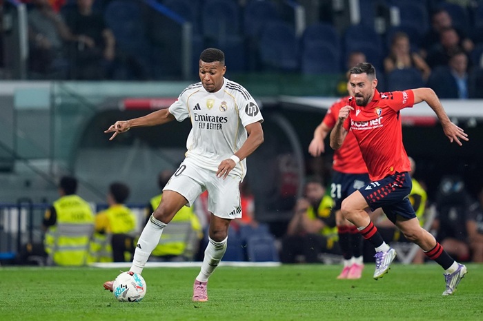 El Real Madrid defiende racha <br/>y liderato en El Sadar