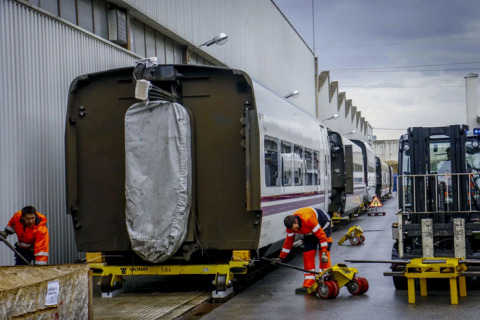 Talgo anuncia la creación de 200 empleos en su fábrica de Álava