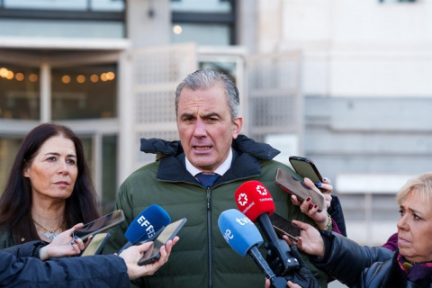 Ortega Smith mantiene el pulso a Vox tras su suspensión