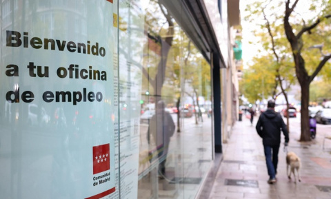 El paro sube en 30.392 personas en enero, lastrado por los servicios
