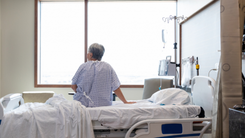 Un paciente se niega a abandonar su habitación en un hospital de Lugo