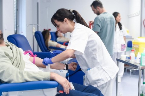Los hospitales necesitan donaciones urgentes de sangre del grupo 'B-'