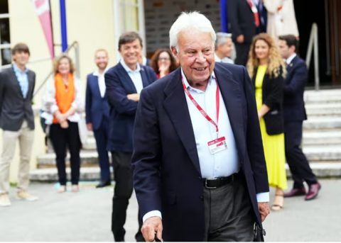 Felipe González se desmarca del PSOE y votará en blanco en las generales