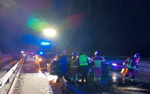 Muere una conductora al chocar contra un quitanieves en la A-1