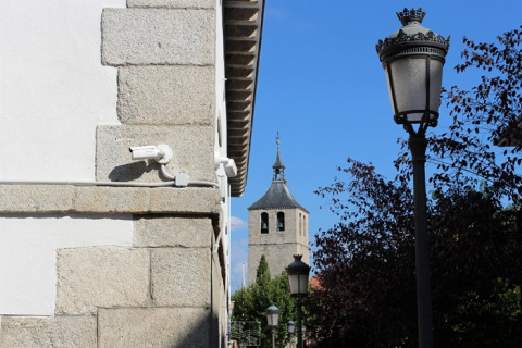 Galapagar usará drones y cámaras para sancionar por las heces caninas sin recoger