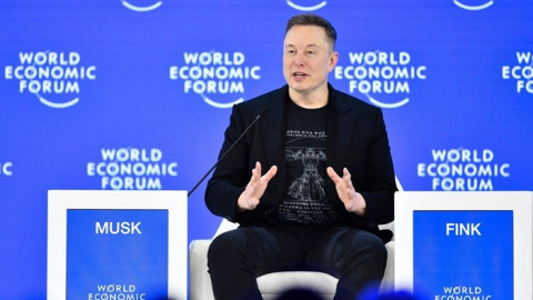 Elon Musk tacha a Sánchez de 