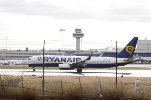 Un pasajero de un vuelo Palma-Madrid agrede a un trabajador de Ryanair