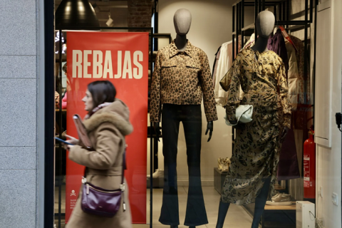 El consumo en rebajas se enfría con un gasto medio de 259 euros