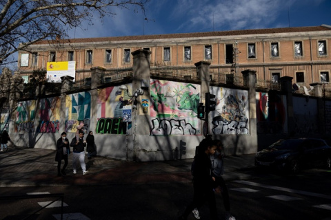 Almeida reclama al Gobierno recuperar Tabacalera para el barrio de Lavapiés