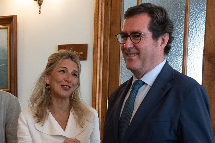 CEOE no negociar&aacute; con Trabajo democratizar las empresas