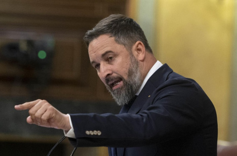 Abascal acusa a Sánchez de hacer pagar a los españoles la atención sanitaria 