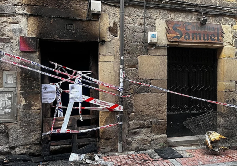 Tres muertos y cuatro heridos en el incendio en una vivienda