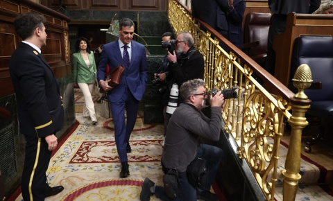 Sánchez lleva al Congreso el 'no a la guerra' y responsabiliza a PP y Vox