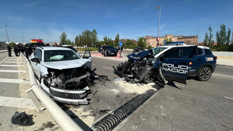 Una persecución policial deja cinco detenidos y ocho agentes heridos