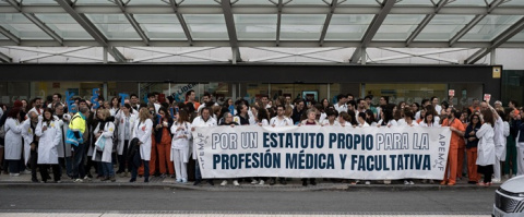Los médicos cierran la segunda semana de huelga con un llamamiento a negociar para evitar más paros