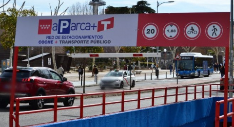 Renfe ofrece más de 3.200 plazas gratuitas en aparcamientos de Cercanías