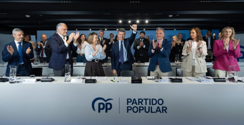Feijóo cumple cuatro años al frente del PP, unido por sus victorias electorales pero sin liberarse de la sombra de Vox