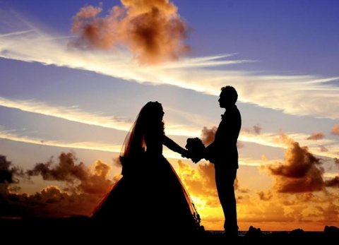 Los madrileños podrán tramitar desde el móvil el papeleo de la boda