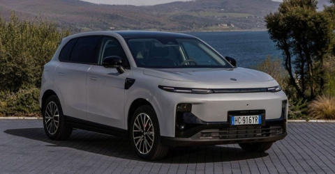 Leapmotor B10 Hybrid EV