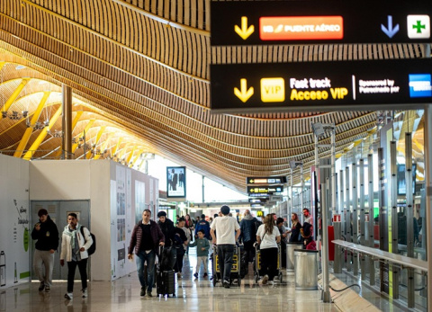 Las aerolíneas programan casi 13.000 vuelos en Barajas en Semana Santa