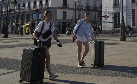 El Ayuntamiento dará luz verde a apartahoteles en zonas industriales para descentralizar el turismo