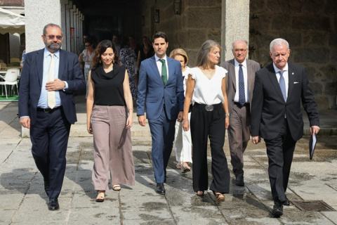 Ayuso acuerda con los rectores doblar la inversión en las universidades públicas