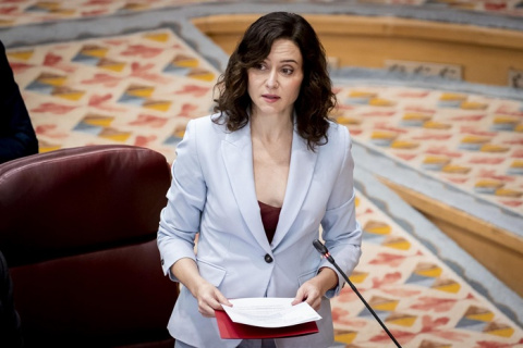 Ayuso defiende su viaje a EEUU para atraer negocios