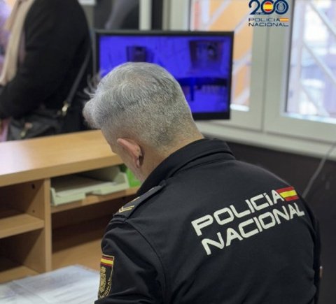 La Policía detiene en Melilla a un hombre que captaba mujeres para el yihadismo