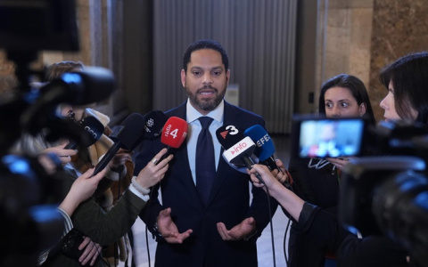 Vox acusa al PP de lanzar 