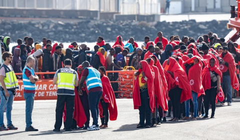 El Gobierno eleva a 17.000 el número de plazas de las CCAA para acoger a menores inmigrantes