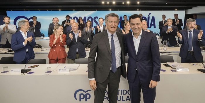 Feij&oacute;o ve m&aacute;s cerca el cambio en Espa&ntilde;a y se compromete a liderarlo