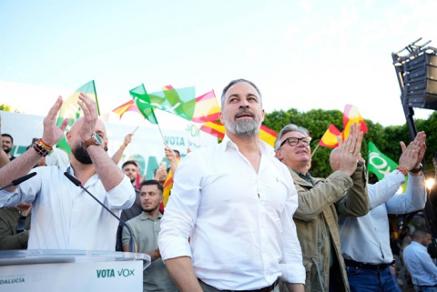 Abascal pide al PP una moción de censura para 