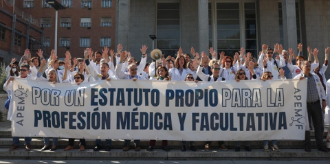 Los médicos inician la cuarta semana de huelga
