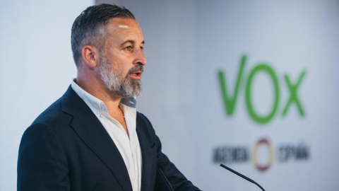 Vox pide al juez que retire el pasaporte a Zapatero