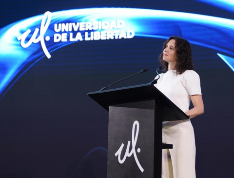 Ayuso acusa a Sheinbaum de no garantizar su seguridad en México