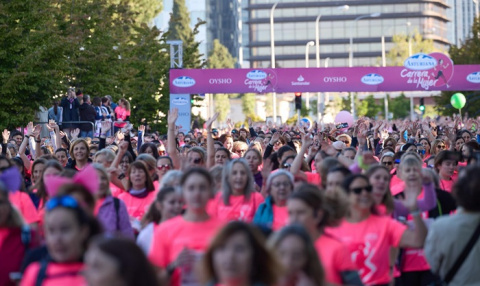 Madrid se tiñe de rosa por la Carrera de la Mujer