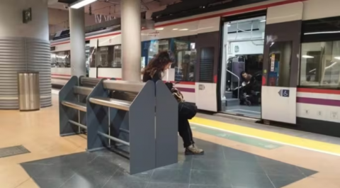 Renfe rechaza que la Comunidad pida el empadronamiento para expedir el abono transporte
