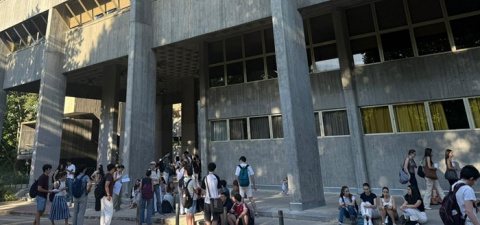 Nervios y últimos repasos marcan el arranque de la PAU