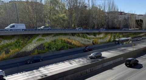 Arranca la instalación de jardines verticales en la M-30 en Ventas