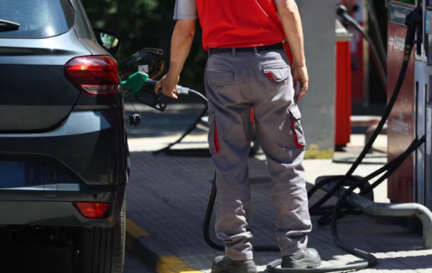 Los carburantes siguen al alza tras la caída de la rebaja del IVA