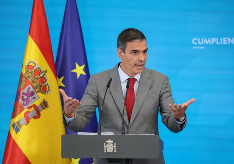 Sánchez reitera su respaldo a Zapatero