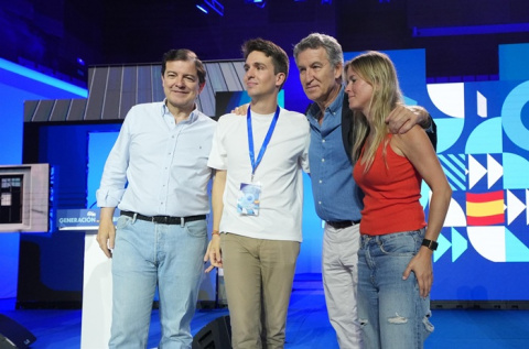 Feijóo llama a los jóvenes a 