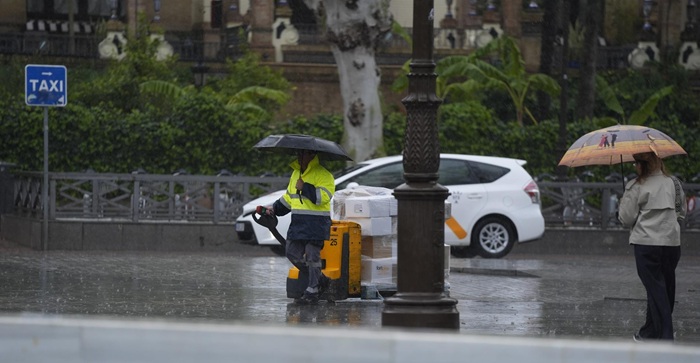 10 Comunidades, en aviso por lluvia, tormentas, calor, olas, vientos y rissagas