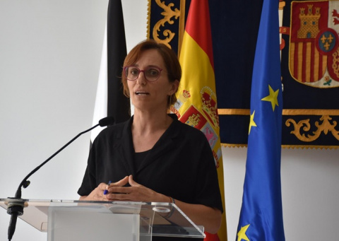 Mónica García niega el colapso sanitario en Ceuta