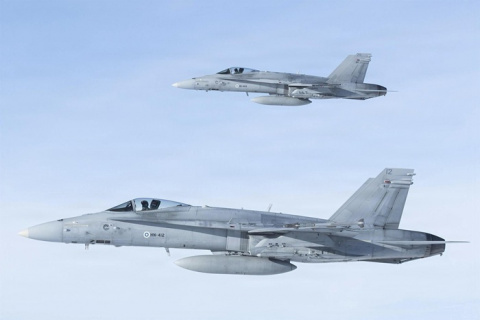 Dos aviones de combate españoles derriban un dron que violaba el espacio aéreo de Rumanía