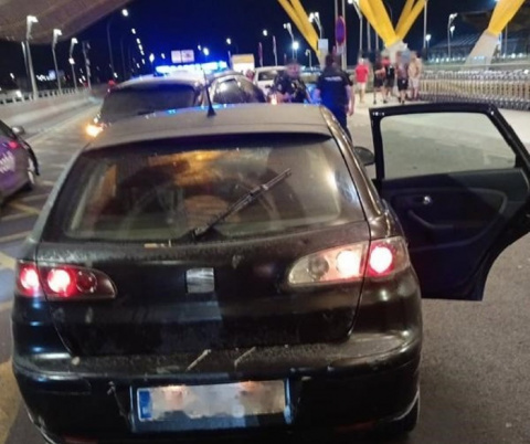 La Policía detiene a tres hombres  con una caja fuerte robada en el coche