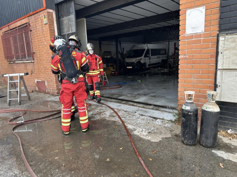 Extinguido un incendio en una nave industrial